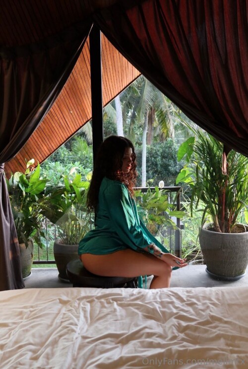 photo 5186206468171476419 yac6e16430ebf2b6a