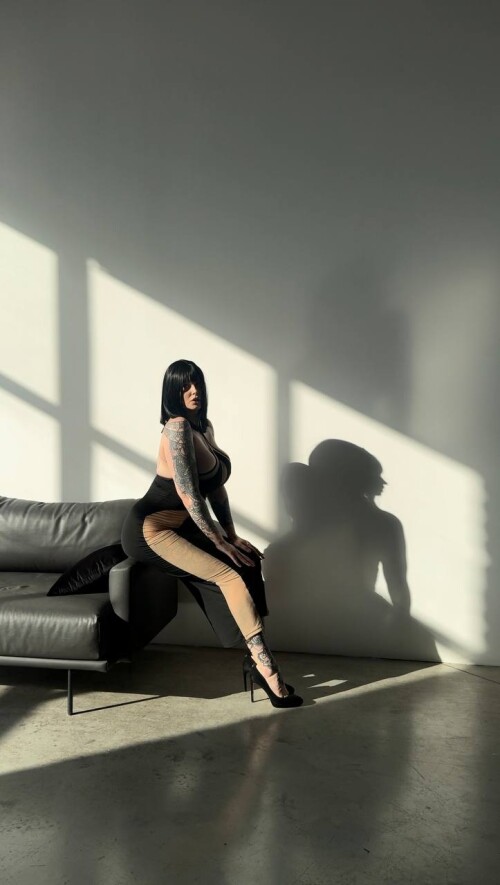 photo 5373212797393046211 yd4d2a52c181fe0e1