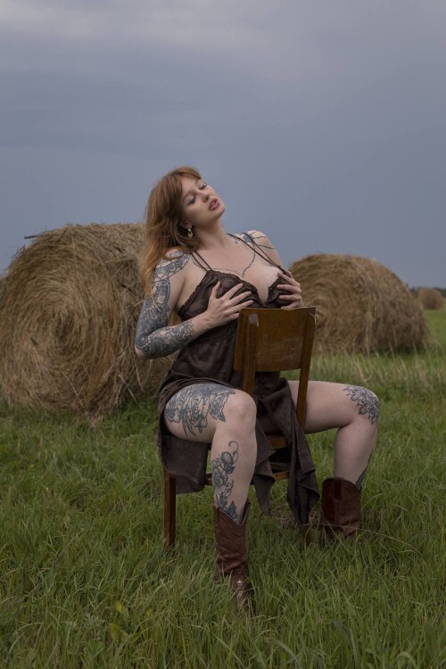 photo 5395353396753596037 yb25208704ec5308e