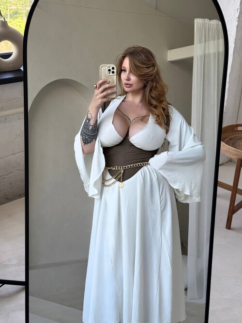 photo 5418124256795030660 y268f71b32e0b65af