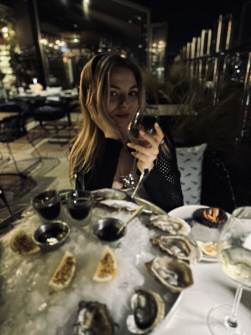 photo 5418259105883221722 ydd3eed5c73a6b1c1