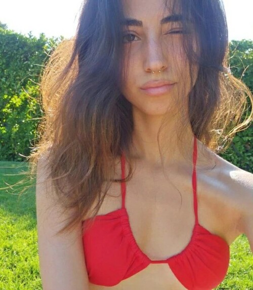 photo 5812371979343350624 y2f05bbcc95a637122