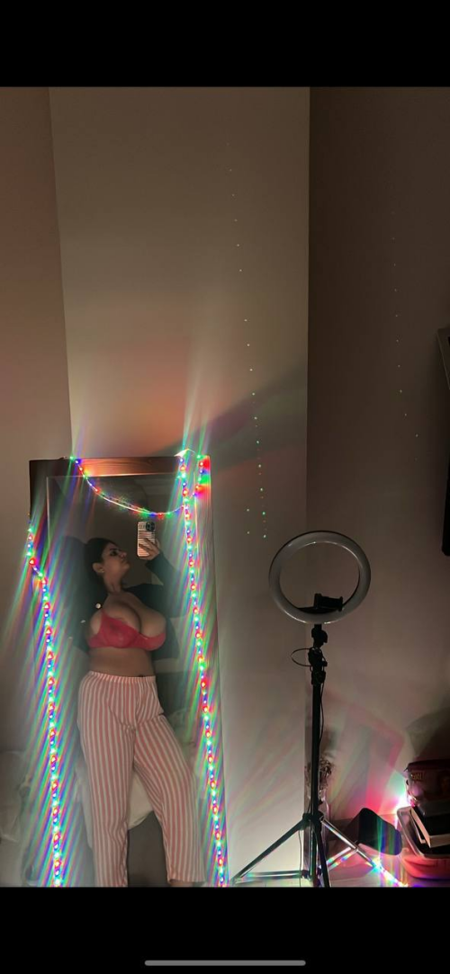 photo_6010592506829458579_y9f74f044d7cdc048