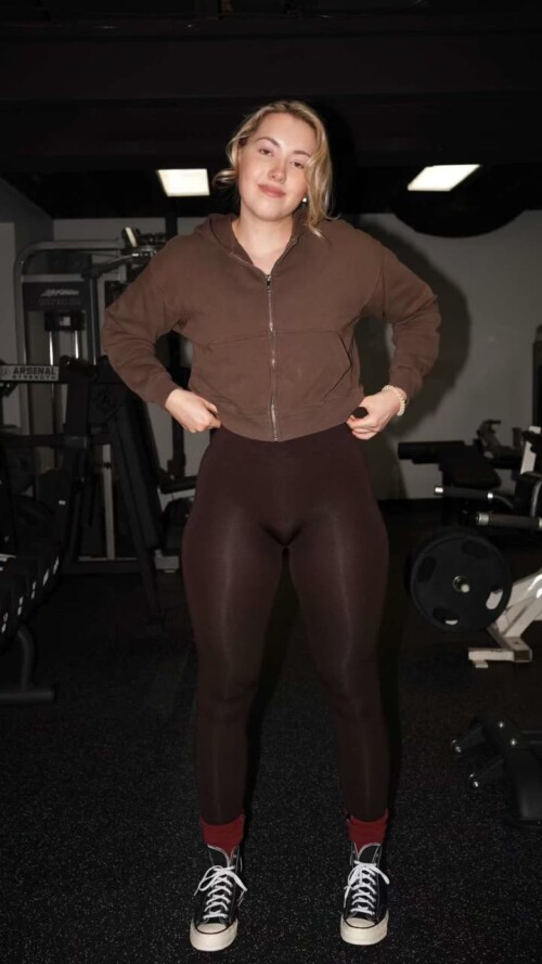 pineapplebrat 2023 08 31T03 23 5444eab11e9b792ae2