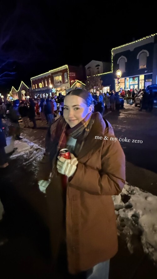 pineapplebrat 0a1cf128c7914484b83deb20dd54e4fb8bcdc3118b8aa27f