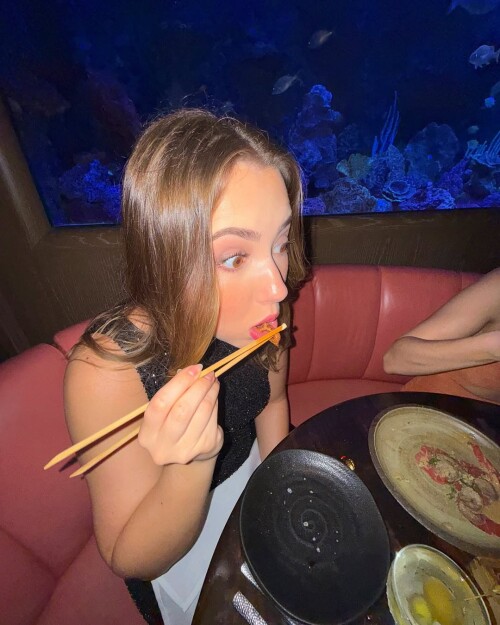 pineapplebrat 0a36163d38bc4888b303a16f2f43f041a8af1801dfc3b5e6