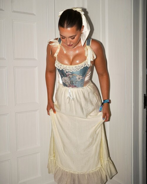 pineapplebrat 17227156485322143a49dad596e49b05