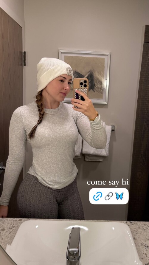 pineapplebrat 8a7b79f5d5bf45a49de09a73bdf0f611ef258a16875837c9