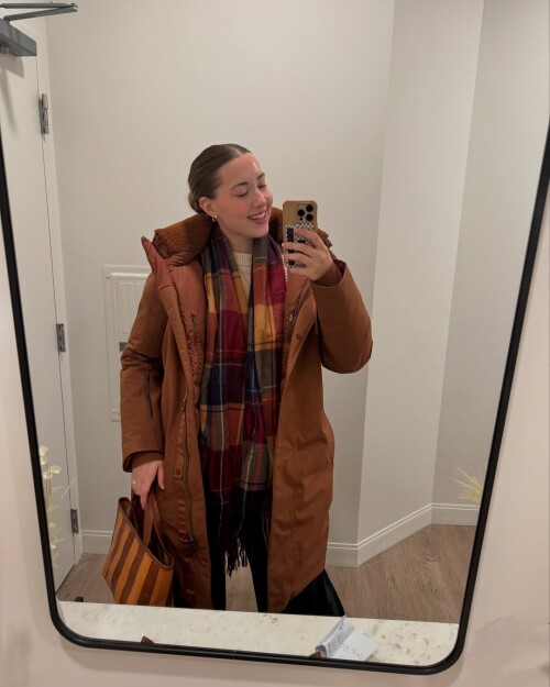 pineapplebrat_9d58e5e8975249949f817620217c9f8bd7f898567bd9edb7