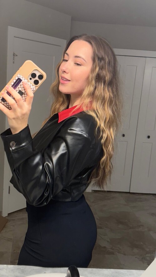 pineapplebrat 9de243b8439b4a289b5e8f13ae22c6239faed4c8ce2e3e97