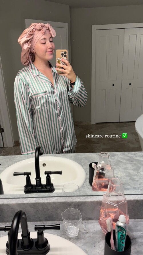 pineapplebrat d28bc873ccf14a248745947c0a7f0a1d0815a78ef7f463ac