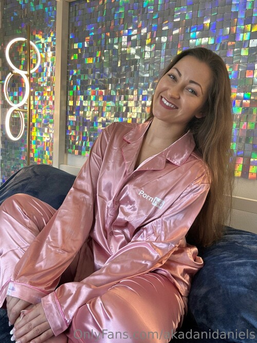 pink 1c762d8f604c03277