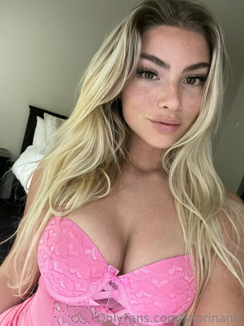 pretty in pink d9ae870a9702a14f