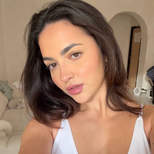 profile imagee032b31961a1a326