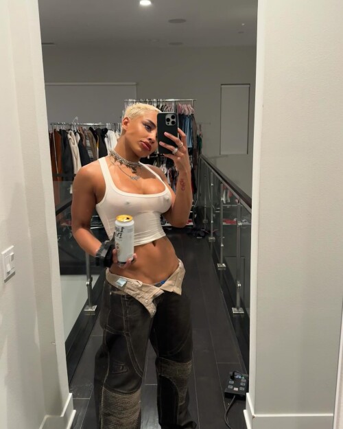 qimmahrusso 24f2a9ae94d849aea58c0baba56db3146008d6d5e5fe88cc