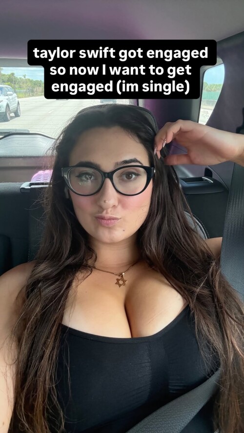 qveenjuliaa 175625803989987b89a3d58bda0f4