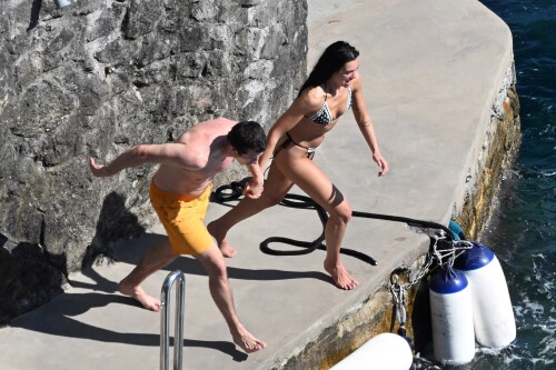 qwr6667i8675-134c9445f694f63e8c28337620e47fa1b2