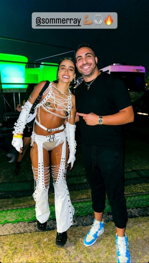 r4xikz1fw2xb12a3ba425c42a4f7c