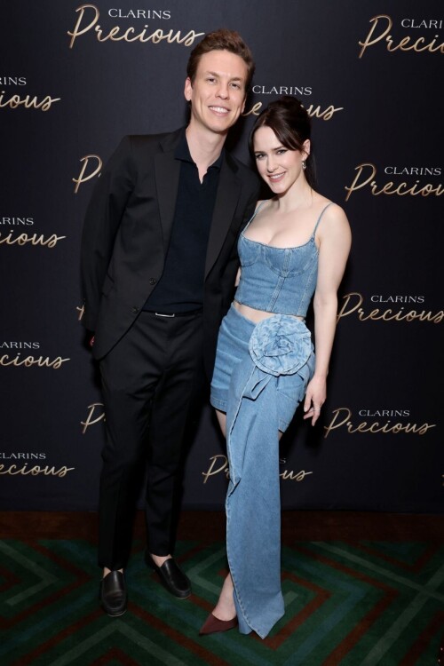 rachel-brosnahan-at-clarins-precious-intimate-dinner-event-in-new-york-04-06-2023-2c55aa3cdc6640383
