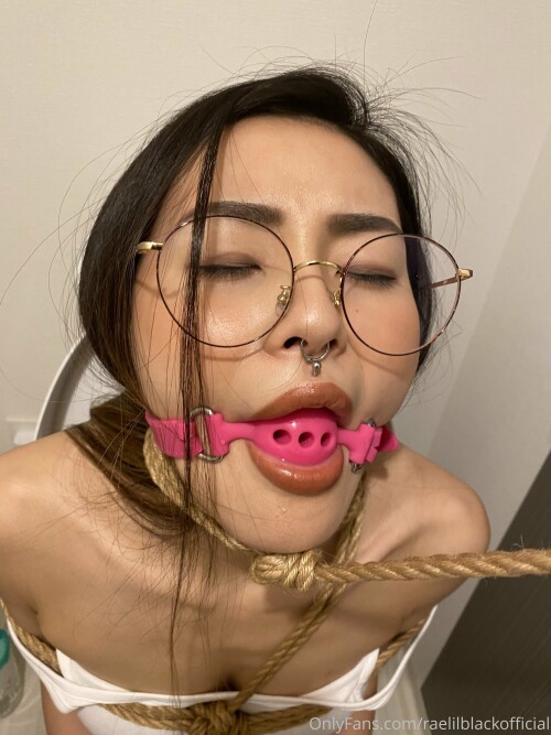 raelilblackofficial 00221