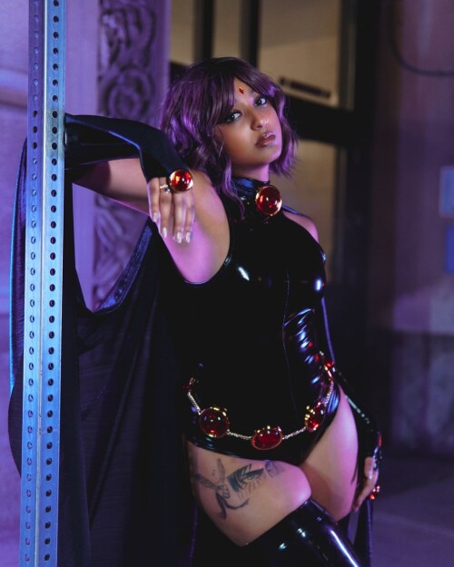 raven cosplay photoshoot v0 w78802e90657a6f8dd52