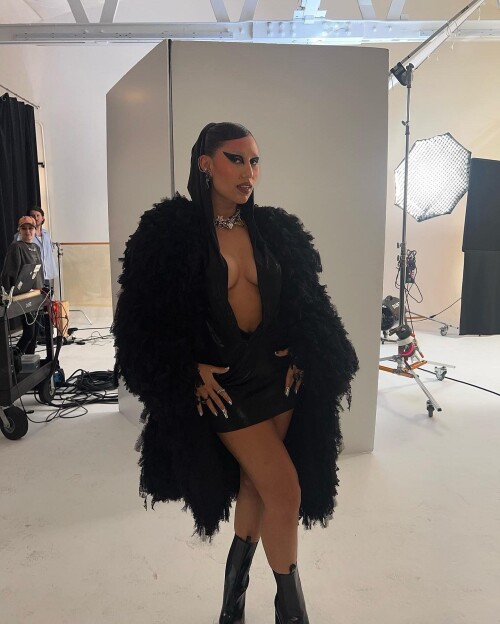 raye 1715051513539181a68a7e7105fdd