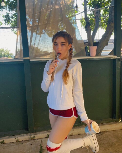 reactsylvia2b1ab0cf0ae1b97db