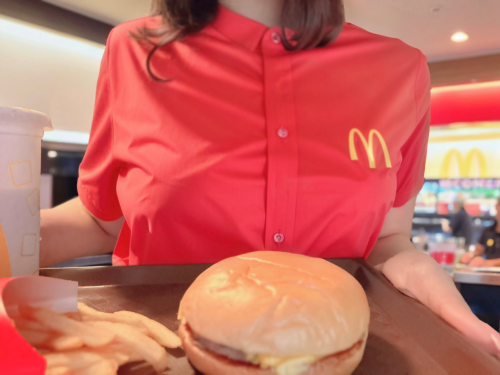 received_100037836457595436b718559fc42737