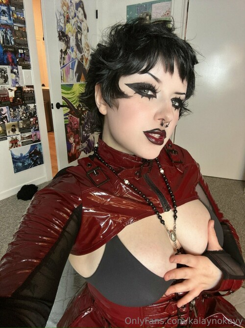 red lips 01109c14a31fbd05e3