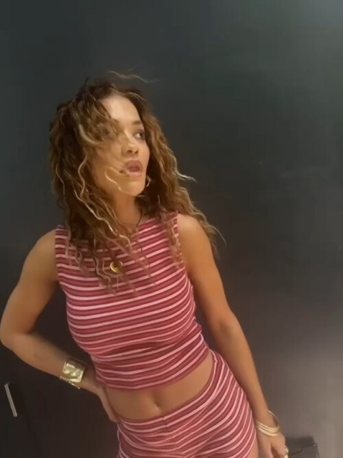 ritaora 20250419 003002 1799818831a1e1263ce297d6006