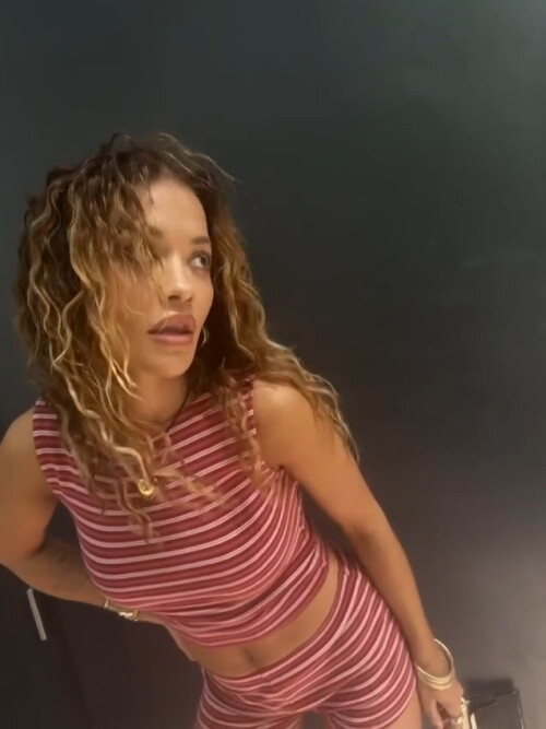 ritaora 20250419 003002 1799818831b9acc1fefe1dc84f2