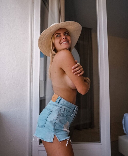 romy8dc7b9a6f9ca01622