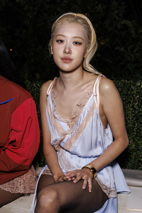 rose 40d607e2f849711b57