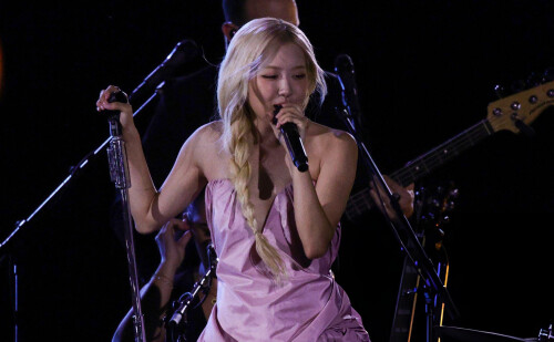 rose2 09e69323b0eb36bfb3