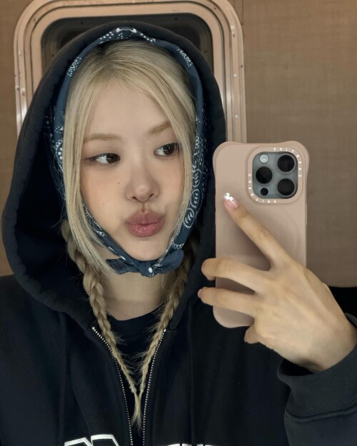 roses are rosie 2024 09 17 05004031c1722f9ad08f57