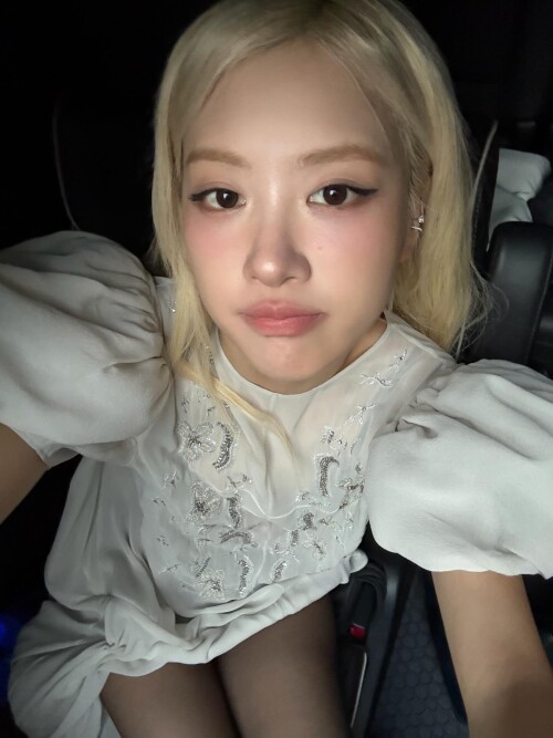 roses are rosie photo DPB c PEbZt 20250925 115917 553367318c1ceeb779ab279d0