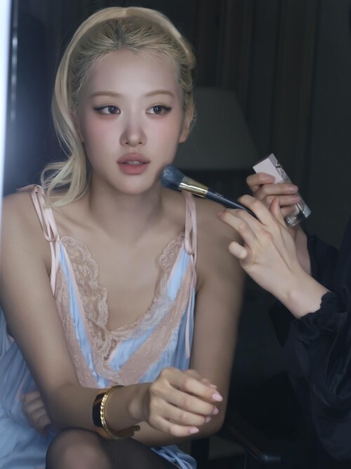 roses are rosie photo DPRnNH kfjV 20251001 133514 5574758426926da82691c7d73