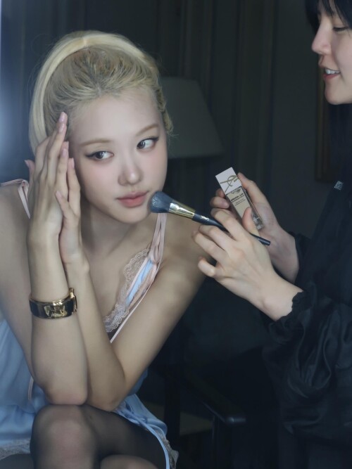 roses are rosie photo DPRnNH kfjV 20251001 133514 5578194471171a7a6bf907376