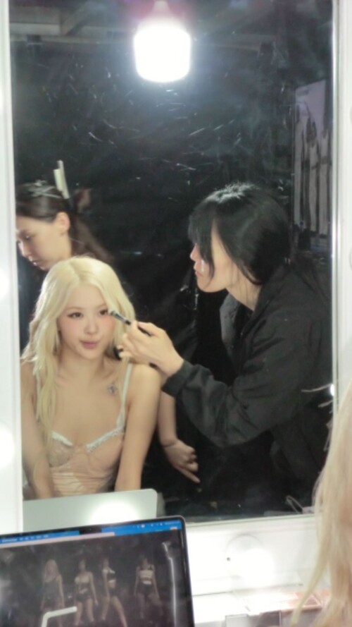 roses are rosie stories 3756065564558294931 20251101 021846 572460049643fe2c367d53b41