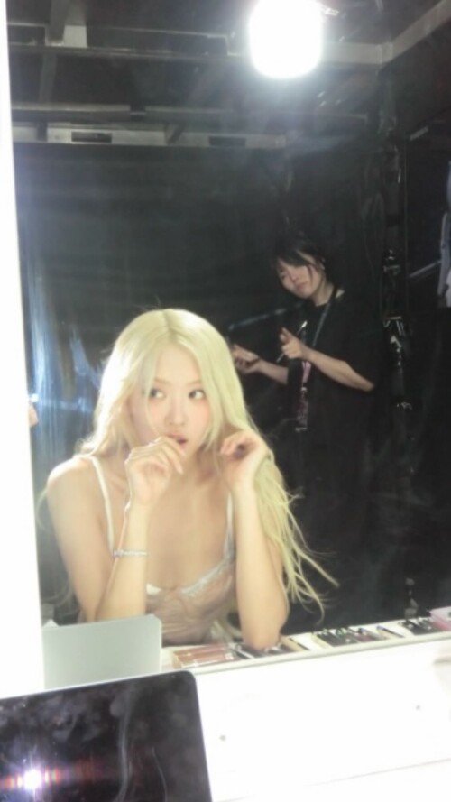 roses are rosie stories 3756065947968008337 20251101 021931 572126579fe95f9d7fe6e8733