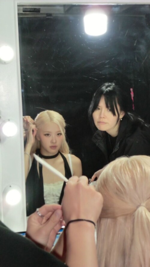 roses are rosie stories 3756066761444834629 20251101 022109 57306710404181866ceb339fb