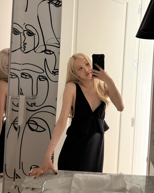 roses are rosie 1730670238 3493437621748602876 80041087506c0570566db6acc0