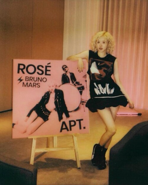 roses are rosie 1733079477 3513647783061737559 80041087507458ce180f49df7e