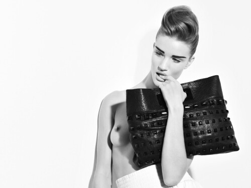 rosie huntington whitely topless thomas wylde 04b3f46e22cdab7ebb