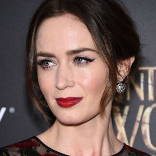 rossetto-rosso-emily-blunt