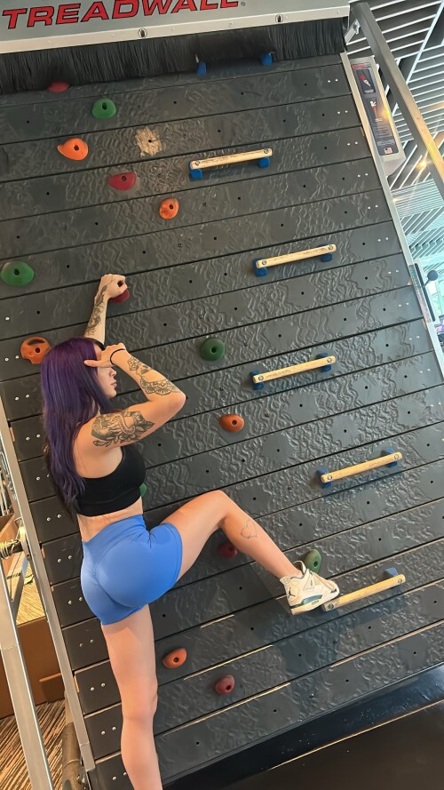 roxanne wwe stories 3612948146965879431 20250417 151000 491515413de1d0d02e386ff5c