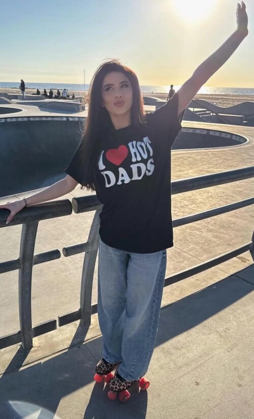 roxie wegiel v0 c5vv11g2vjde15c591c0d6906272d