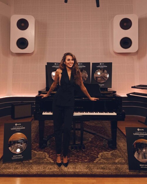 rphlu77U of01102168530f843