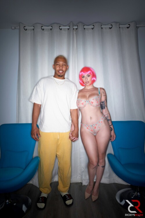 rr0100 angelyoungs 000529195a31b612722d