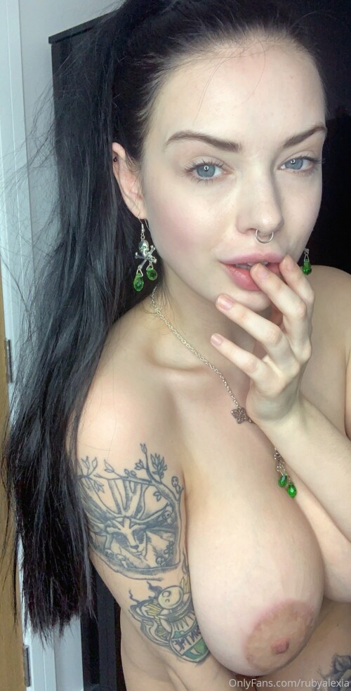 rubyalexia 2020 07 30 616988578 Absinthe Slowly getting around to custom orders beforf7bd7d43db1bcef